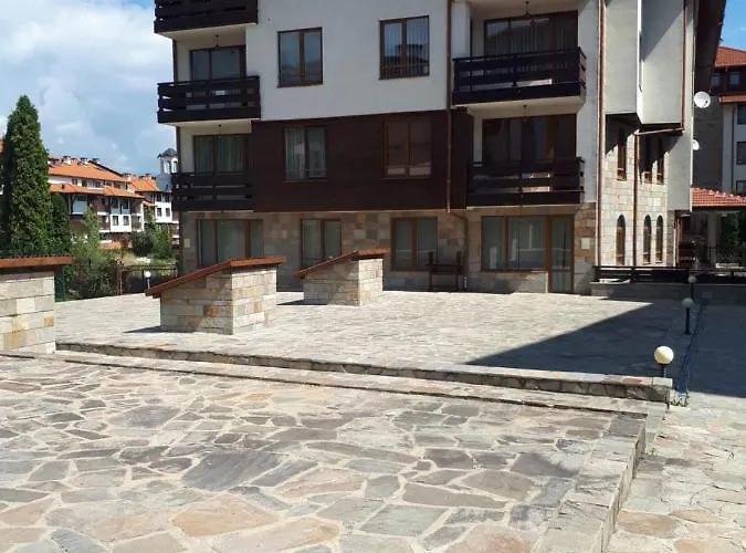 In Cedar 3 班斯科